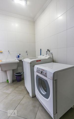 Casa de condomínio à venda com 125m², 3 quartos e 2 vagas Casa de condomínio à venda com 125m², 3 quartos e 2 vagasArea de Serviço