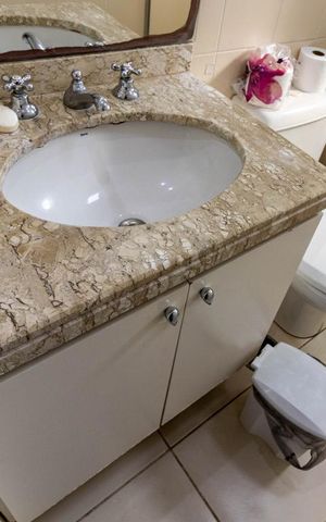 Apartamento à venda com 56m², 2 quartos e 2 vagas Apartamento à venda com 56m², 2 quartos e 2 vagasBanheiro