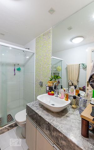 Apartamento à venda com 140m², 2 quartos e 2 vagas Apartamento à venda com 140m², 2 quartos e 2 vagasBanheiro 2