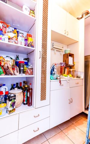 Apartamento à venda com 93m², 3 quartos e 2 vagas Apartamento à venda com 93m², 3 quartos e 2 vagasDispensa