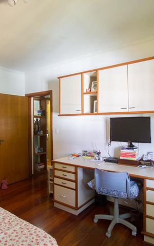 Casa à venda com 570m², 4 quartos e 4 vagasQuarto 2