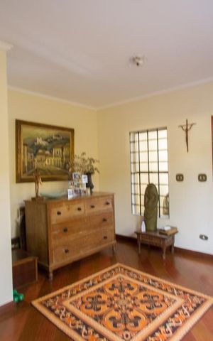 Casa à venda com 570m², 4 quartos e 4 vagasHall