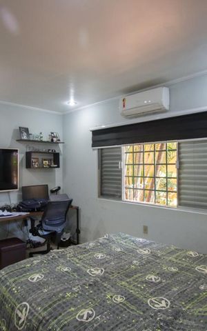 Casa à venda com 570m², 4 quartos e 4 vagasSuíte 2