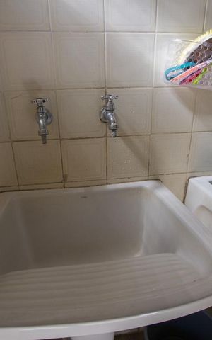 Casa à venda com 570m², 4 quartos e 4 vagasDetalhe Área de Serviço
