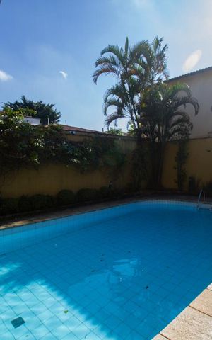 Casa à venda com 570m², 4 quartos e 4 vagasPiscina