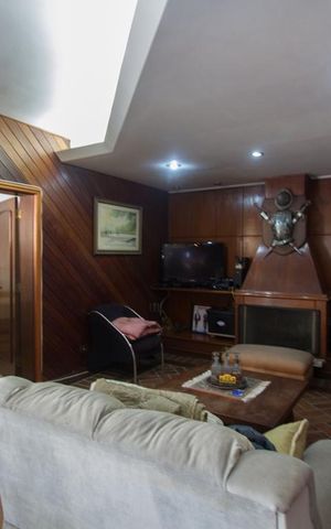 Casa à venda com 570m², 4 quartos e 4 vagasCobertura