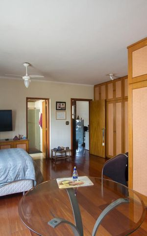 Casa à venda com 570m², 4 quartos e 4 vagasSuíte 1