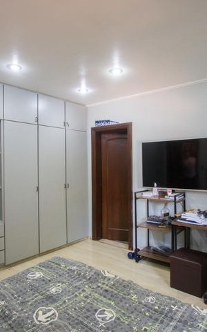 Casa à venda com 570m², 4 quartos e 4 vagasSuíte 2