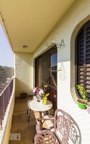 Apartamento à venda com 164m², 4 quartos e 3 vagasVaranda
