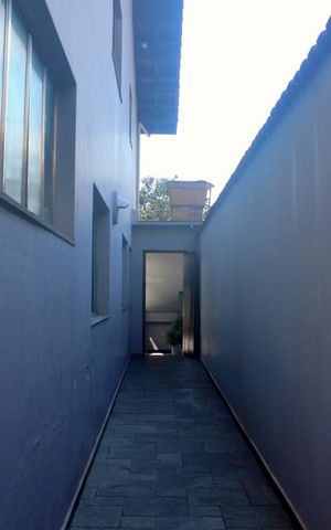 Casa à venda com 250m², 3 quartos e 3 vagasCorredor