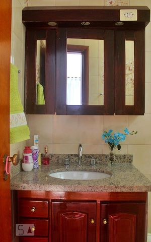 Casa à venda com 250m², 3 quartos e 3 vagasBanheiro 1