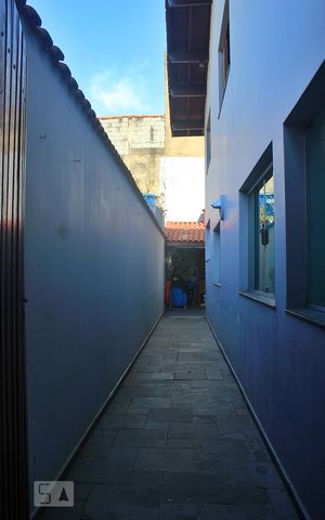 Casa à venda com 250m², 3 quartos e 3 vagasCorredor