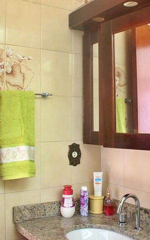 Casa à venda com 250m², 3 quartos e 3 vagasBanheiro 1