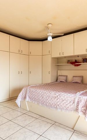 Apartamento à venda com 340m², 4 quartos e 4 vagas Apartamento à venda com 340m², 4 quartos e 4 vagasSuíte 1