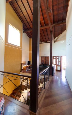 Casa à venda com 350m², 3 quartos e 4 vagas Casa à venda com 350m², 3 quartos e 4 vagasCorredor
