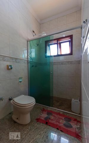 Casa à venda com 350m², 3 quartos e 4 vagas Casa à venda com 350m², 3 quartos e 4 vagasBanheiro da Suíte 01