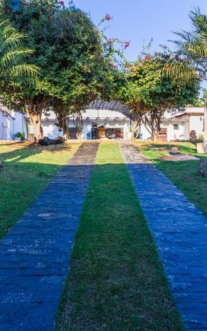 Casa à venda com 2000m², 5 quartos e 6 vagas Casa à venda com 2000m², 5 quartos e 6 vagasGaragem