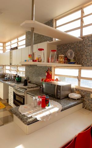 Casa para alugar com 620m², 4 quartos e 4 vagasCozinha