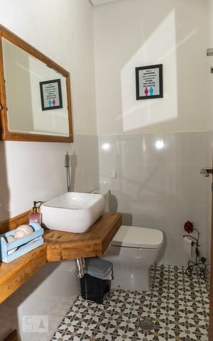 Casa à venda com 290m², 3 quartos e 3 vagas Casa à venda com 290m², 3 quartos e 3 vagasBanheiro Área Gourmet