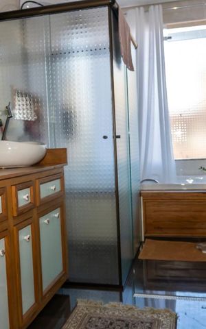 Casa à venda com 290m², 3 quartos e 3 vagas Casa à venda com 290m², 3 quartos e 3 vagasBanheiro Suíte