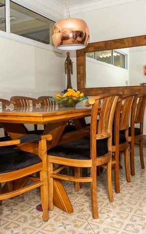 Casa à venda com 290m², 3 quartos e 3 vagas Casa à venda com 290m², 3 quartos e 3 vagasSala de Jantar