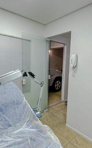 Casa à venda com 236m², 3 quartos e 9 vagasArea Comun
