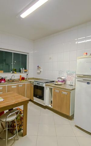 Casa à venda com 236m², 3 quartos e 9 vagasCozinha