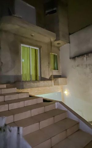 Casa à venda com 236m², 3 quartos e 9 vagasArea Comun