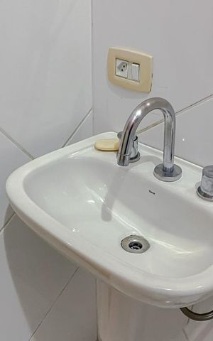 Casa à venda com 236m², 3 quartos e 9 vagasDetalhe Banheiro da Suite