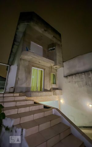 Casa à venda com 236m², 3 quartos e 9 vagasArea Comun