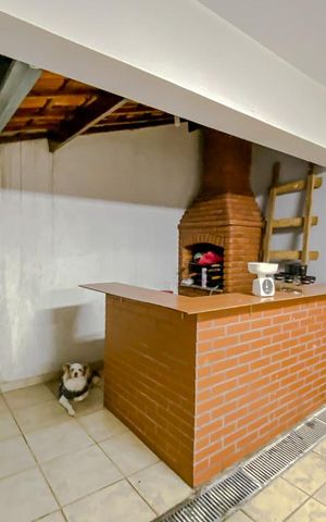 Casa à venda com 236m², 3 quartos e 9 vagasChurrasqueira