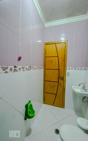 Casa à venda com 236m², 3 quartos e 9 vagasBanheiro da Suite