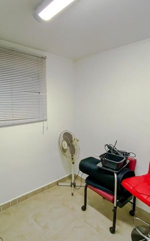 Casa à venda com 236m², 3 quartos e 9 vagasQuarto de Serviço 2