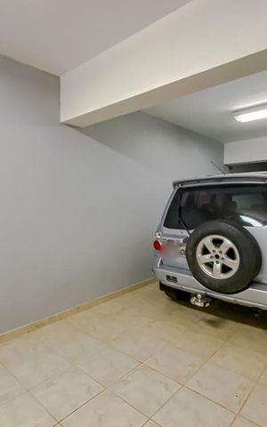 Casa à venda com 236m², 3 quartos e 9 vagasGaragem