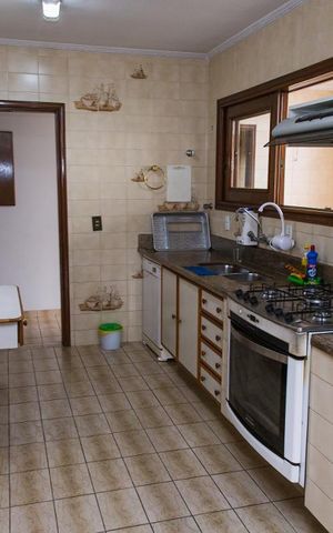 Apartamento à venda com 380m², 4 quartos e 4 vagas Apartamento à venda com 380m², 4 quartos e 4 vagasCozinha