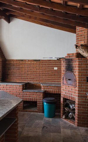 Apartamento à venda com 380m², 4 quartos e 4 vagas Apartamento à venda com 380m², 4 quartos e 4 vagasÁrea comum - Churrasqueira e Forno