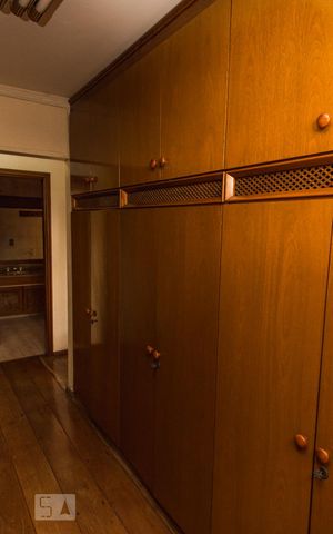 Apartamento à venda com 380m², 4 quartos e 4 vagas Apartamento à venda com 380m², 4 quartos e 4 vagasCloset da suíte 3