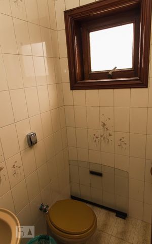 Apartamento à venda com 380m², 4 quartos e 4 vagas Apartamento à venda com 380m², 4 quartos e 4 vagasQuarto de Serviço 1 - Banheiro