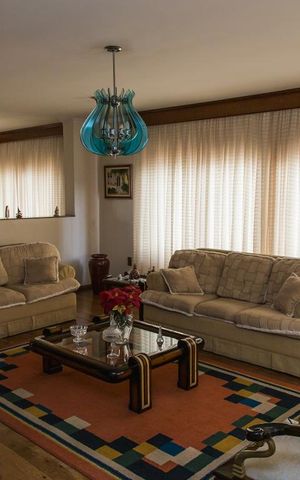 Apartamento à venda com 380m², 4 quartos e 4 vagas Apartamento à venda com 380m², 4 quartos e 4 vagasSala de Estar
