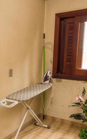 Apartamento à venda com 380m², 4 quartos e 4 vagas Apartamento à venda com 380m², 4 quartos e 4 vagasQuarto de Serviço 1