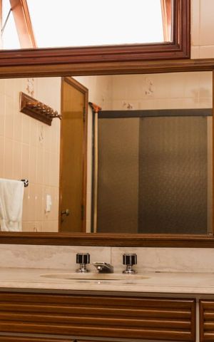 Apartamento à venda com 380m², 4 quartos e 4 vagas Apartamento à venda com 380m², 4 quartos e 4 vagasSala de TV - Banheiro