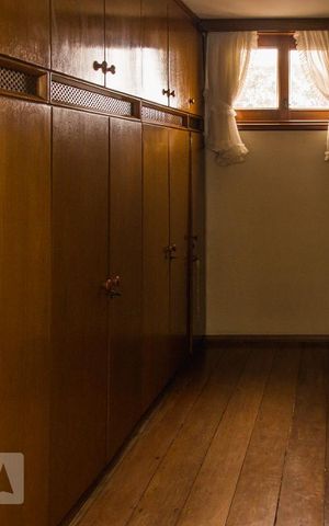 Apartamento à venda com 380m², 4 quartos e 4 vagas Apartamento à venda com 380m², 4 quartos e 4 vagasCloset da suíte 3