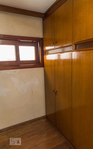 Apartamento à venda com 380m², 4 quartos e 4 vagas Apartamento à venda com 380m², 4 quartos e 4 vagasCloset da Suíte 2