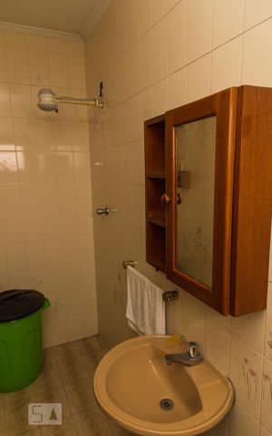 Apartamento à venda com 380m², 4 quartos e 4 vagas Apartamento à venda com 380m², 4 quartos e 4 vagasQuarto de Serviço 1 - Banheiro