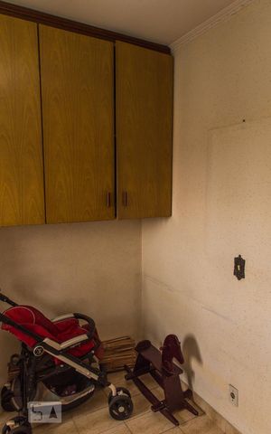 Apartamento à venda com 380m², 4 quartos e 4 vagas Apartamento à venda com 380m², 4 quartos e 4 vagasQuarto de Serviço 1