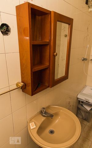 Apartamento à venda com 380m², 4 quartos e 4 vagas Apartamento à venda com 380m², 4 quartos e 4 vagasQuarto de Serviço 2 - Banheiro