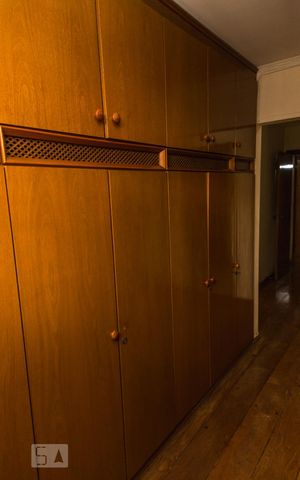 Apartamento à venda com 380m², 4 quartos e 4 vagas Apartamento à venda com 380m², 4 quartos e 4 vagasCloset da suíte 3