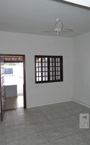 Casa à venda com 200m², 2 quartos e 4 vagasSala