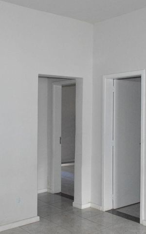 Casa à venda com 200m², 2 quartos e 4 vagasSala