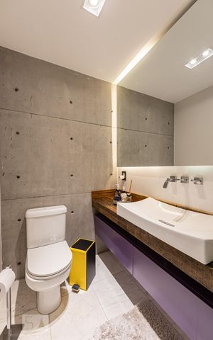 Apartamento à venda com 70m², 2 quartos e 1 vaga Apartamento à venda com 70m², 2 quartos e 1 vagaBanheiro Social